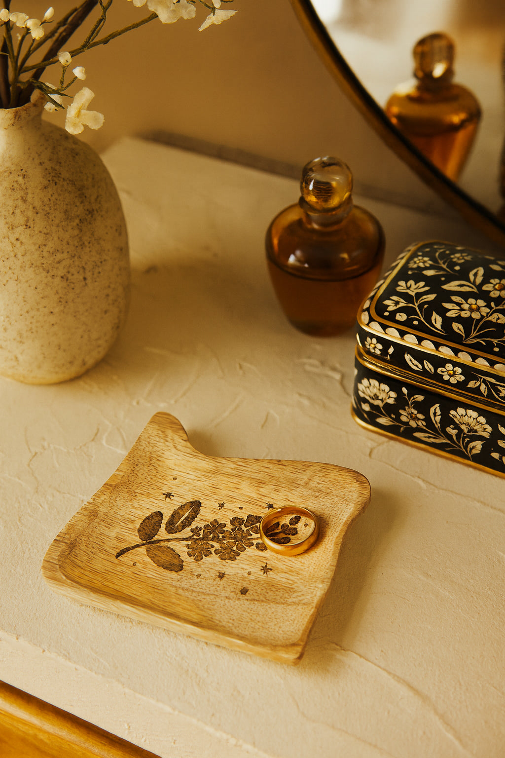 Oregon State Grape Trinket Dish - Mango Wood