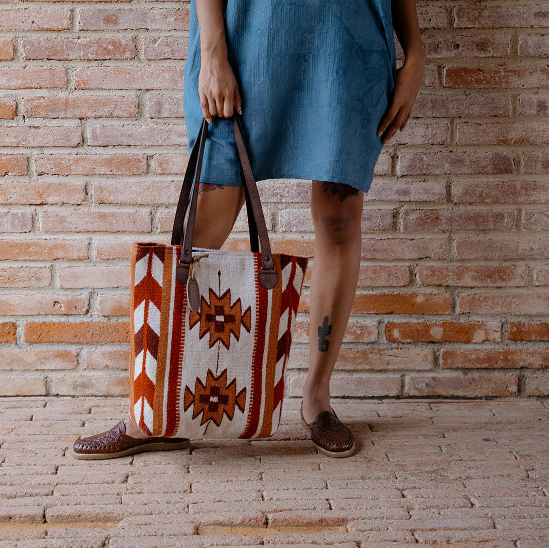 Encuentro Bucket Tote