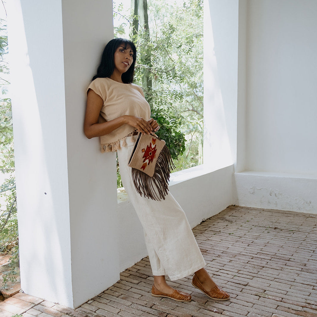 Crisálida Fringe Wristlet