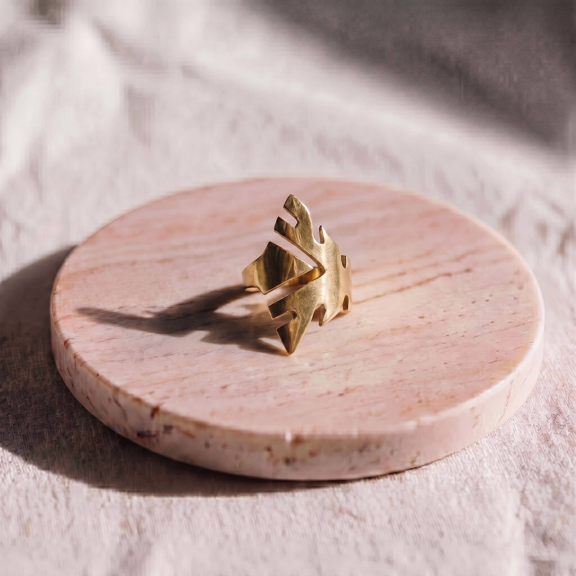 Abstract Leaf Statement Ring | Hata Ecodunia