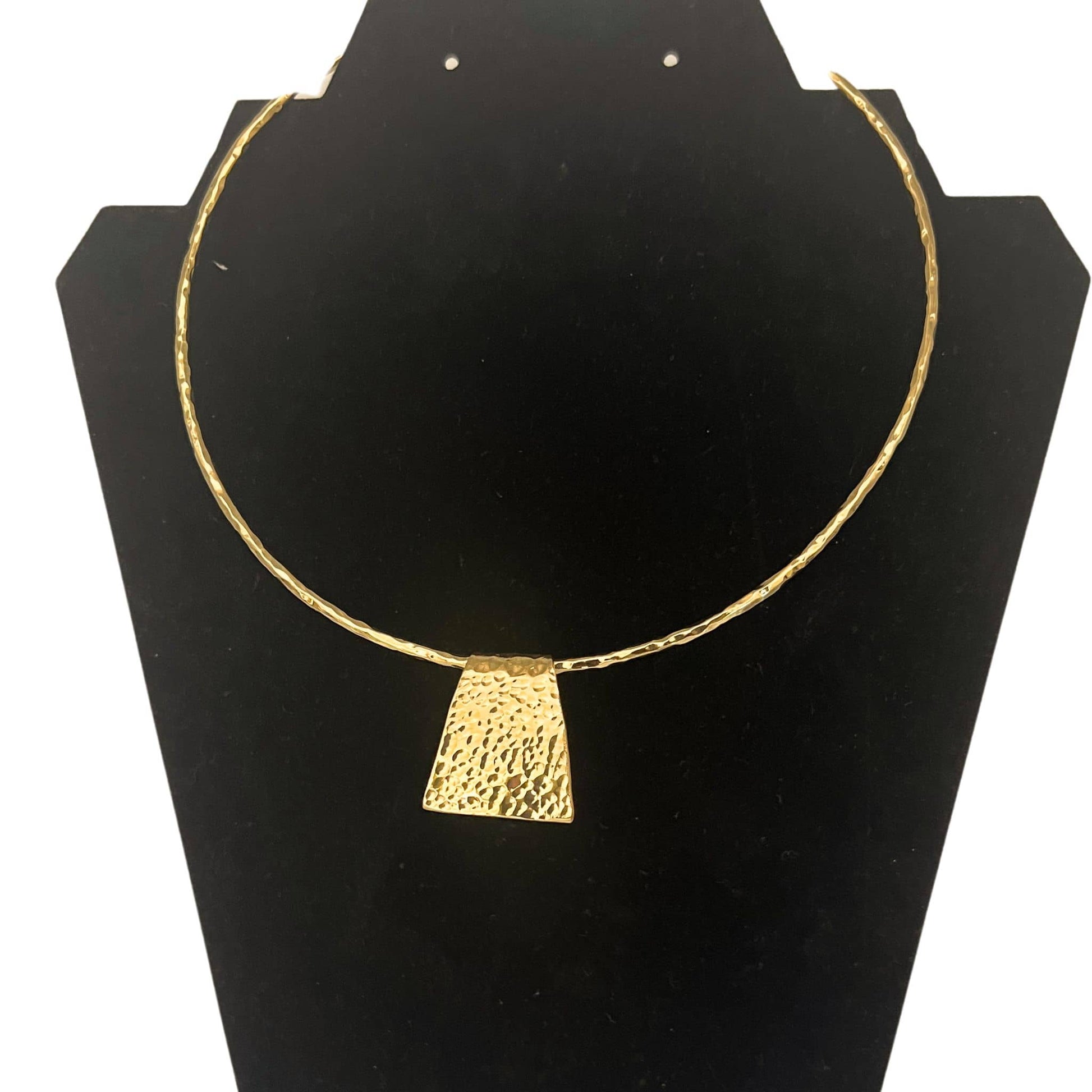 Addis hammered brass pendant choker necklace flat lay — Ecodunia