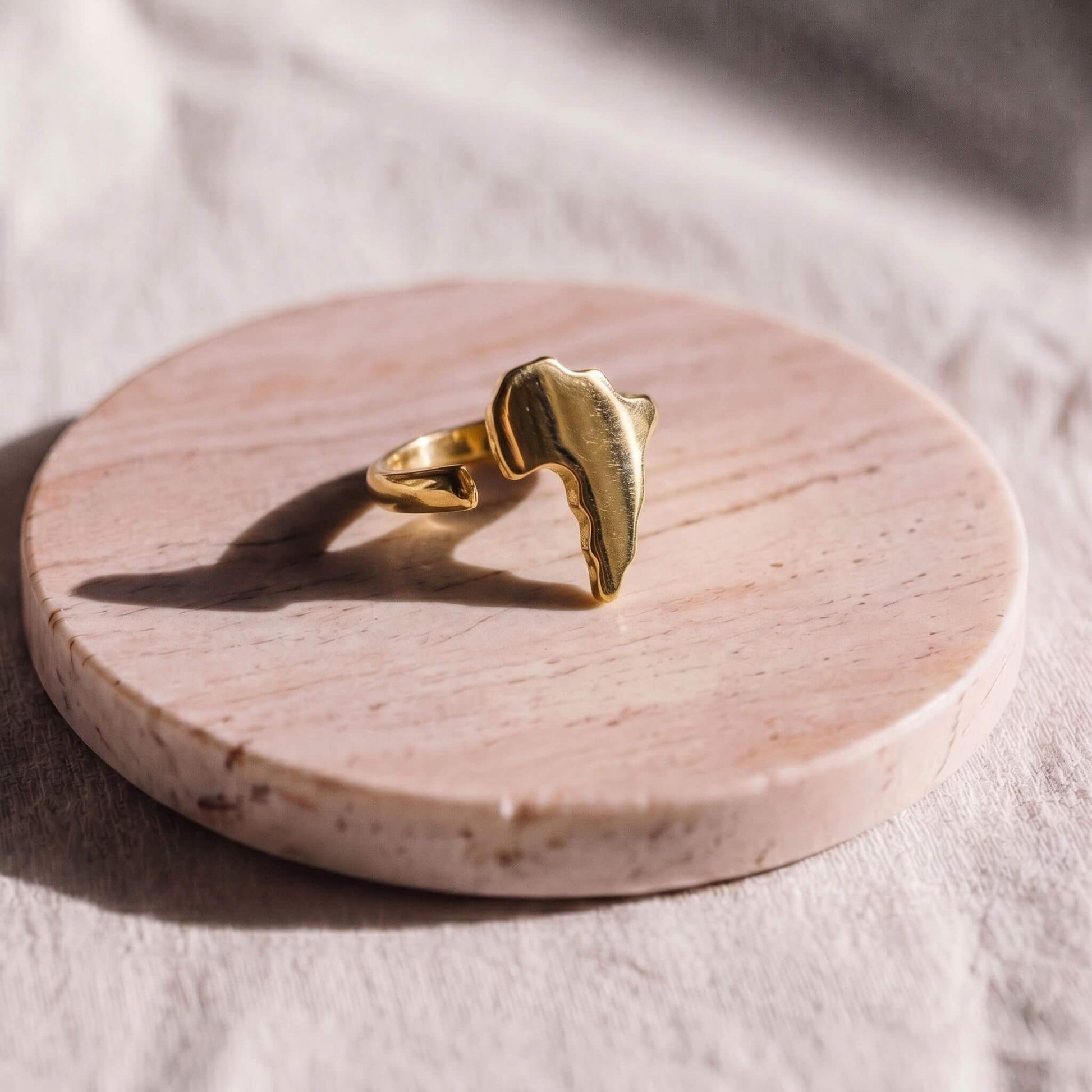 Adjustable African Shaped Brass Ring Ecodunia