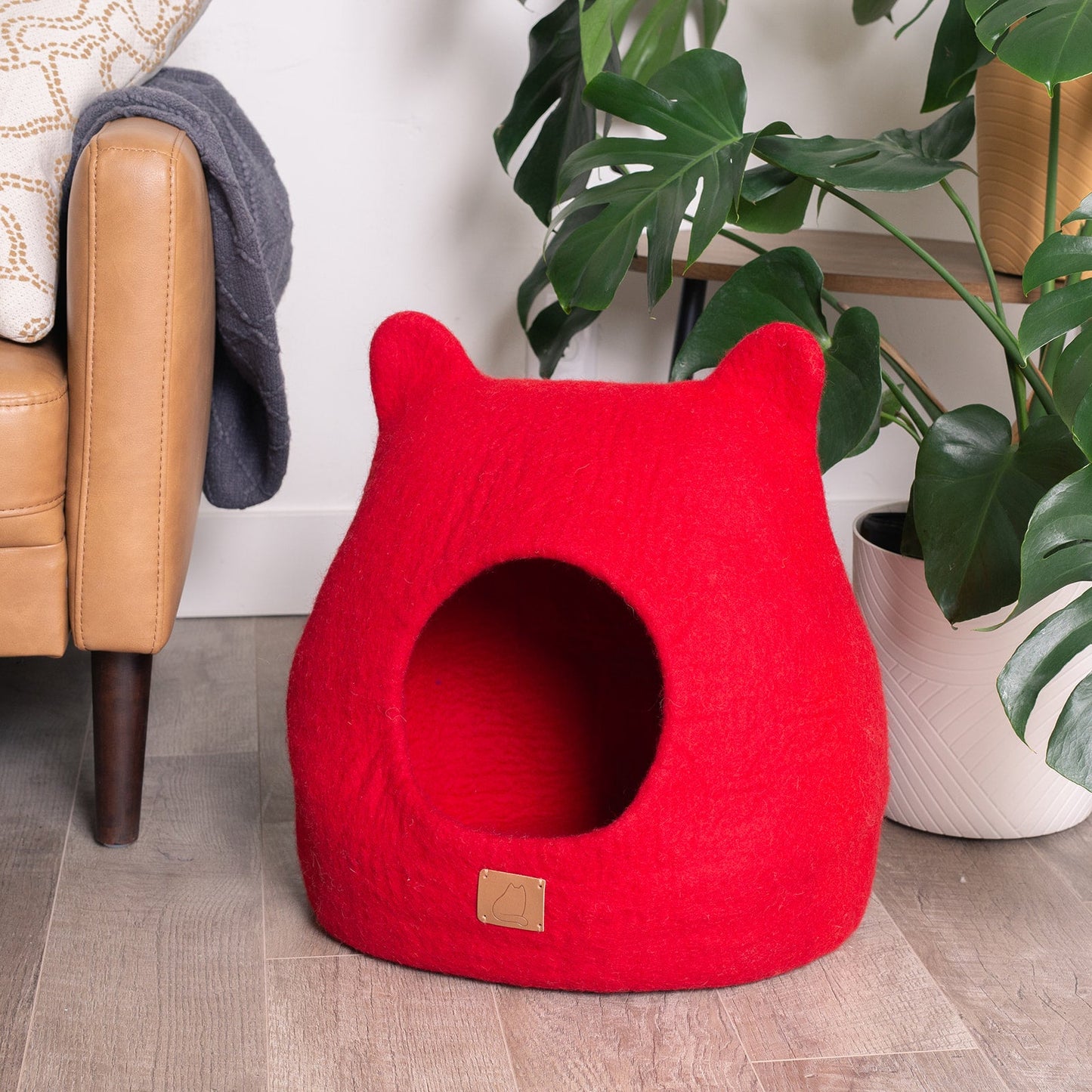 Chili Red | Ear Style Cave