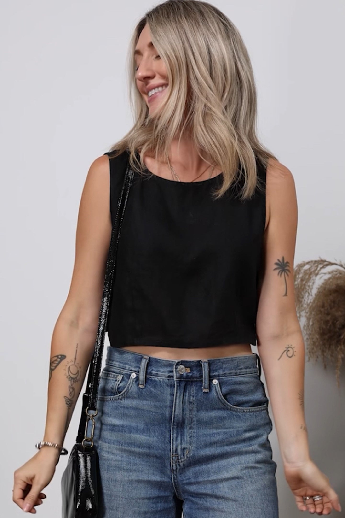 Boxy Crop Top in Black Moodshot