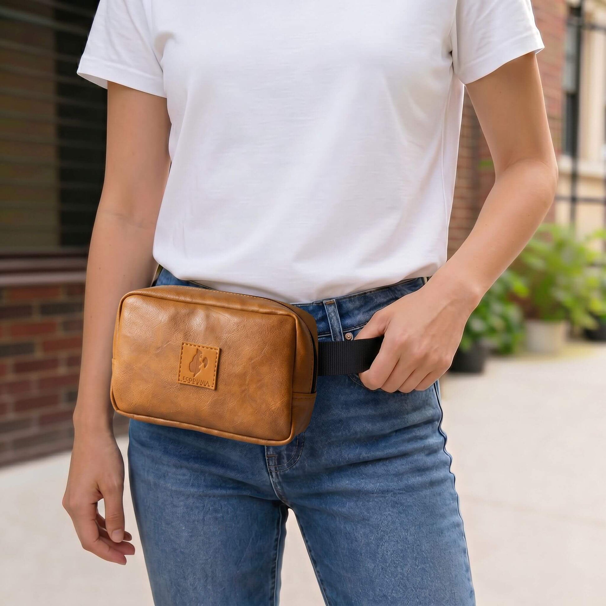 Vegan Leather Crossbody Belt Bag Ecodunia #color_brown