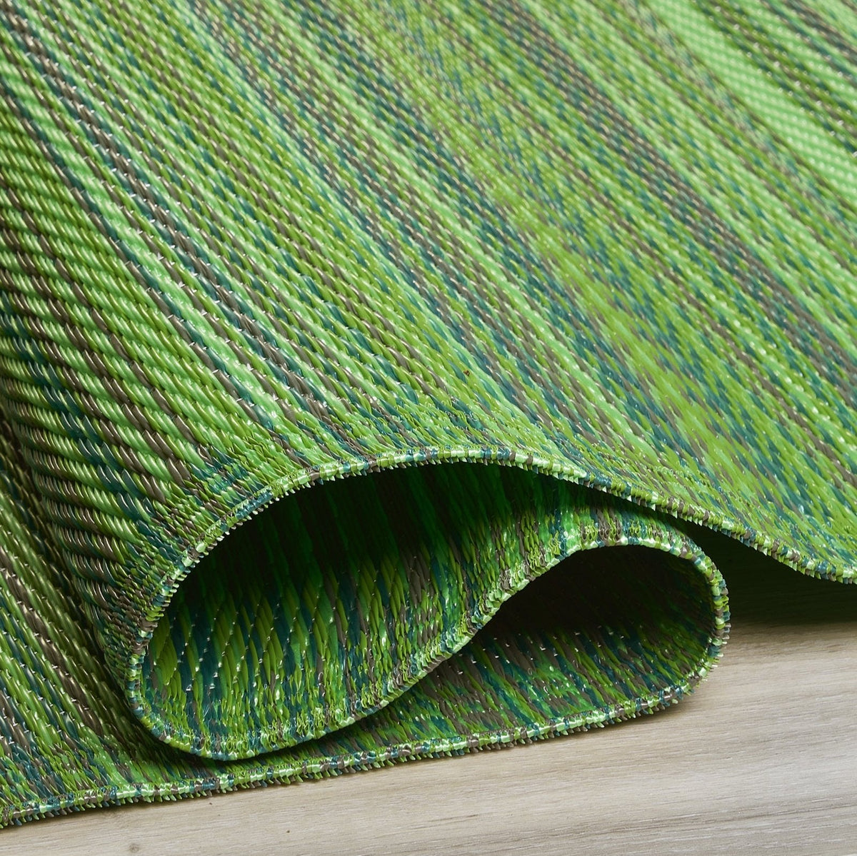 Cancun - Striped Outdoor Rug for Patio