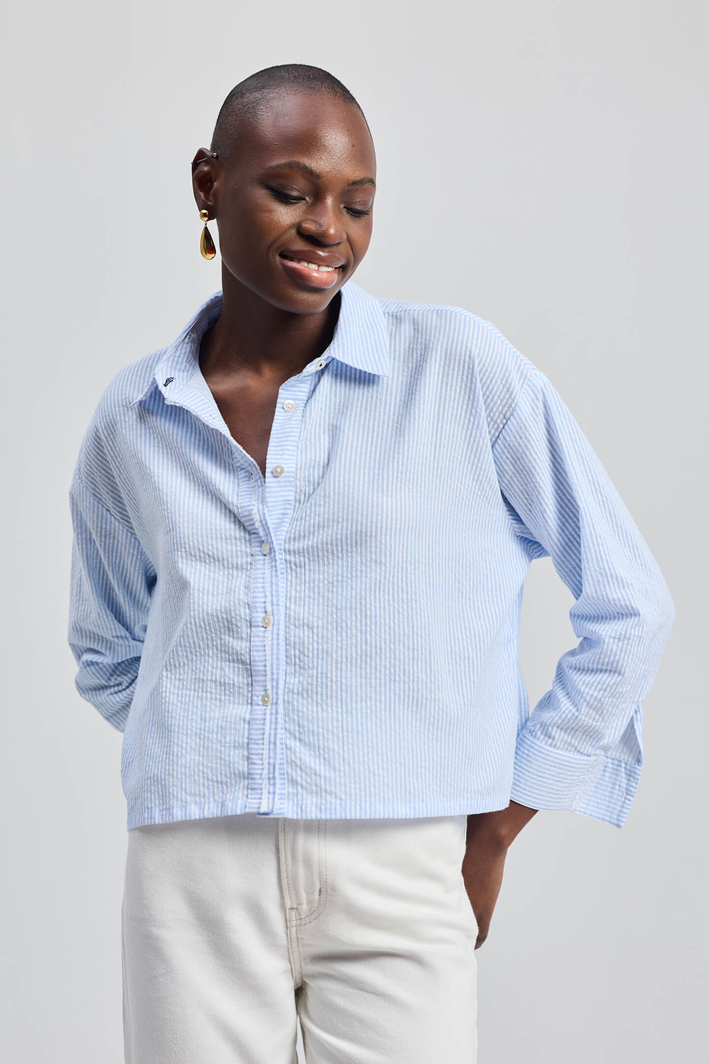 Crop it like it’s Hot Shirt in Stripes Moodshot