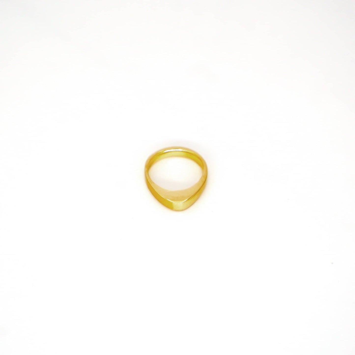 Eneo Minimalist Curve Ring in Brass