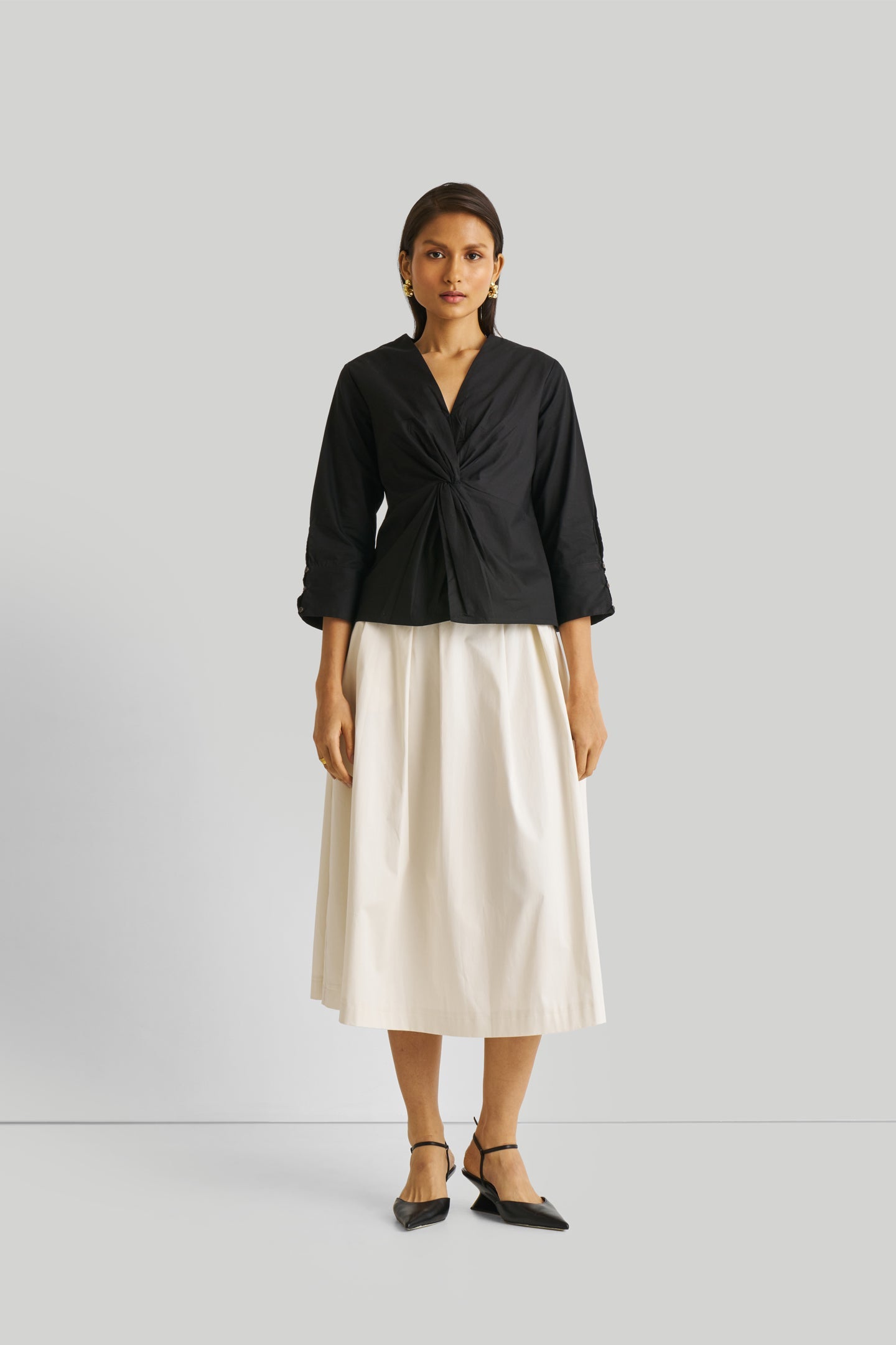 Front Twist Black Top 07