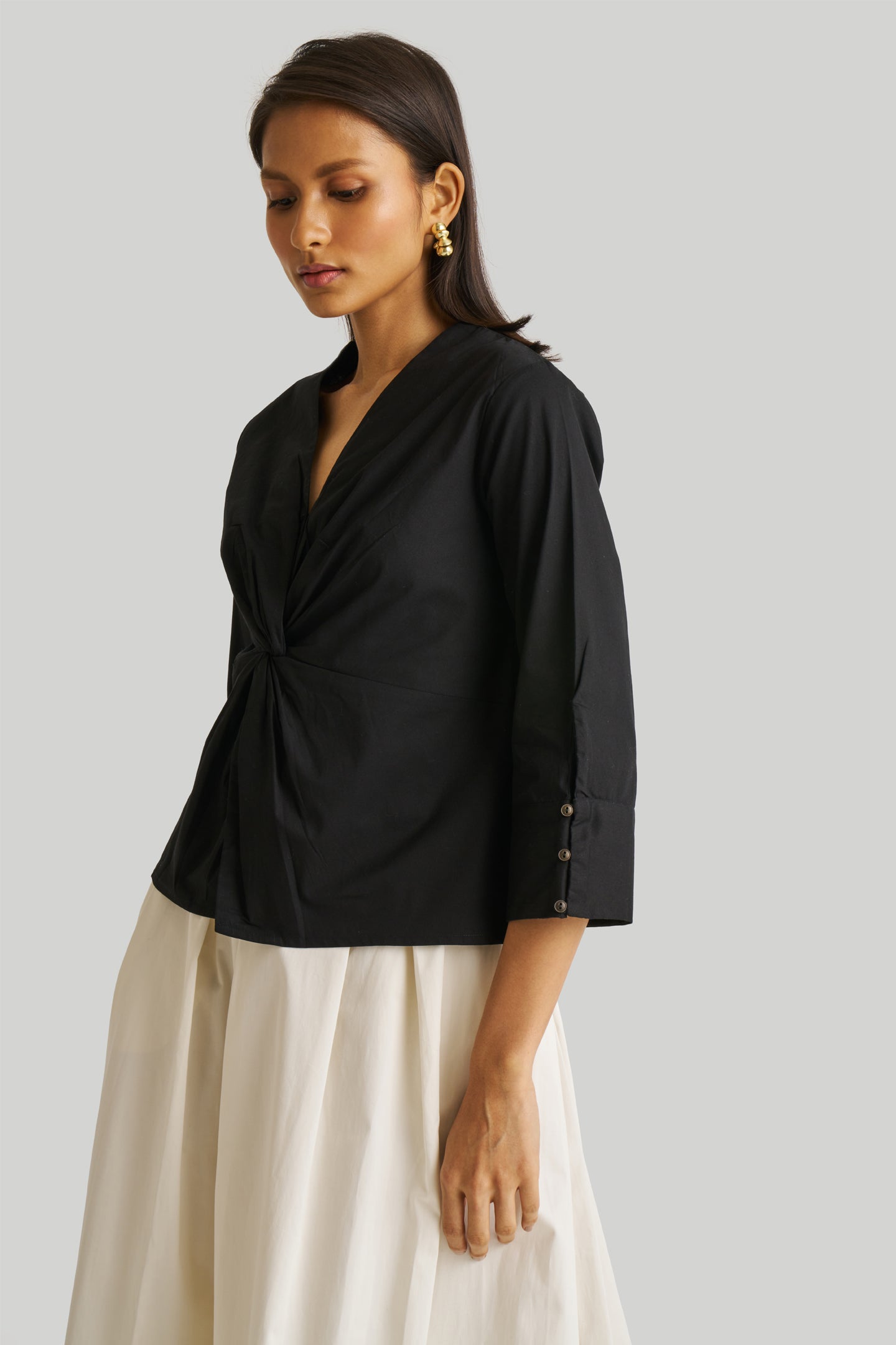 Front Twist Black Top 06