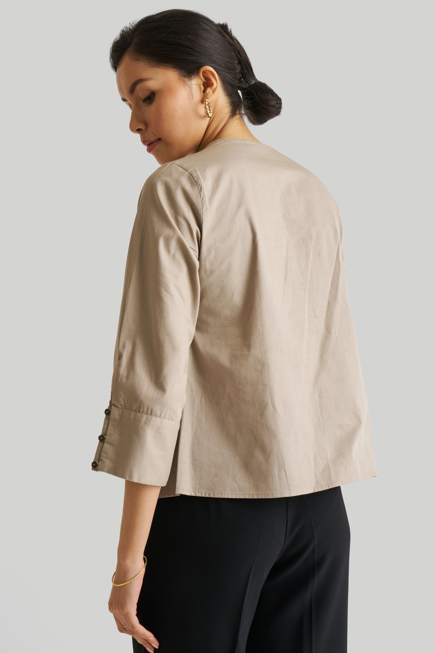 Front Twist Ecru Top 03