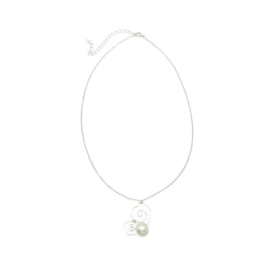 Flutterby necklace