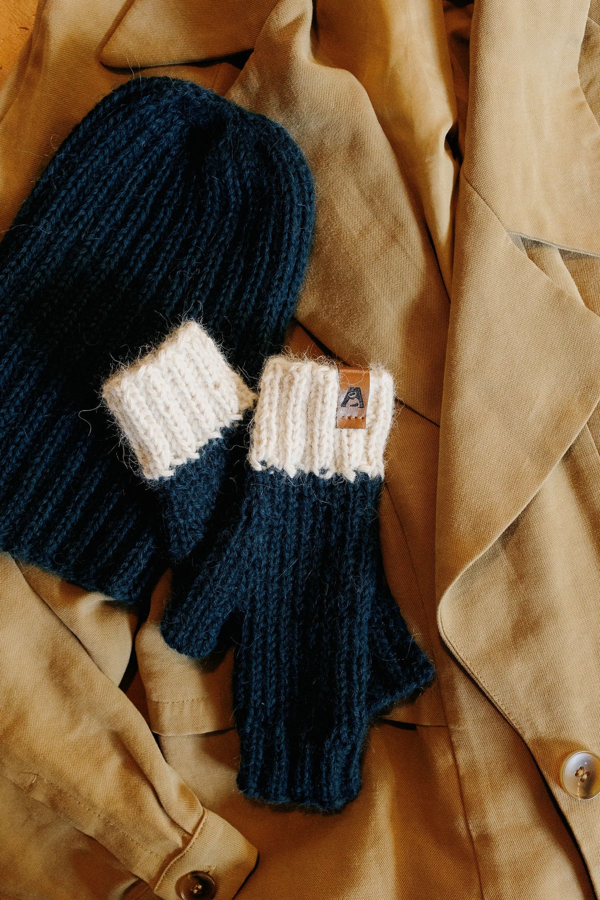 Pampa Fingerless Mittens