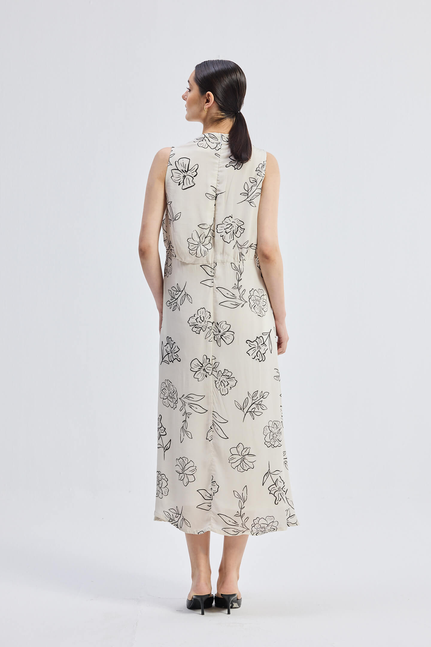 Front Twist Maxi dress in Black Florals Back 
