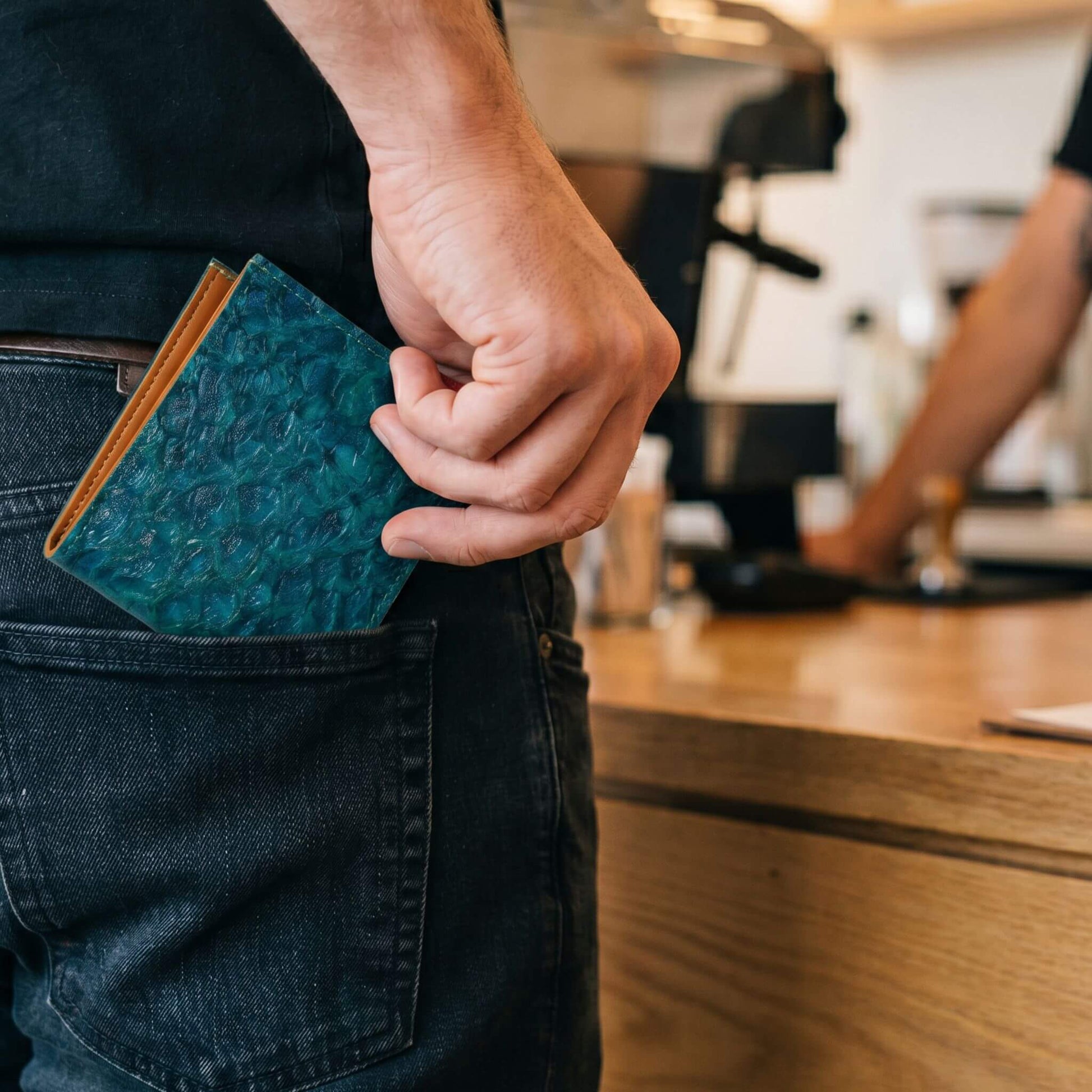 Men's Bifold Fish Leather Wallets #color_emerald-green