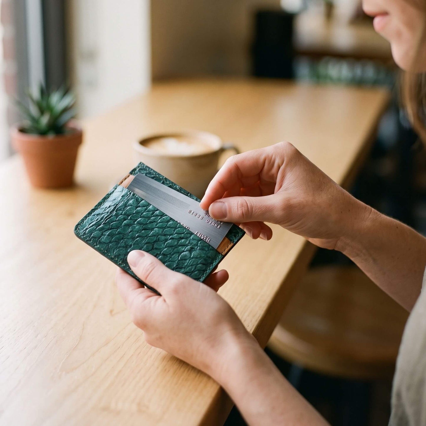 Fish Card Holder Wallet, Unisex Leather Card Case - EcoDunia #color_emerald-green-tan