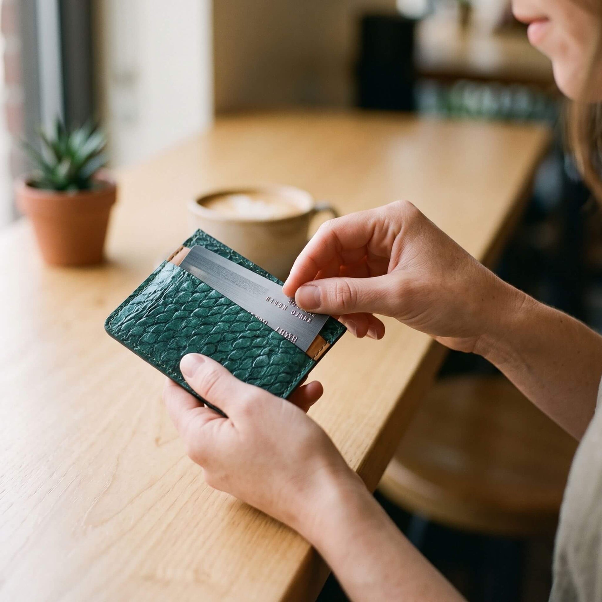 Fish Card Holder Wallet, Unisex Leather Card Case - EcoDunia #color_emerald-green-tan