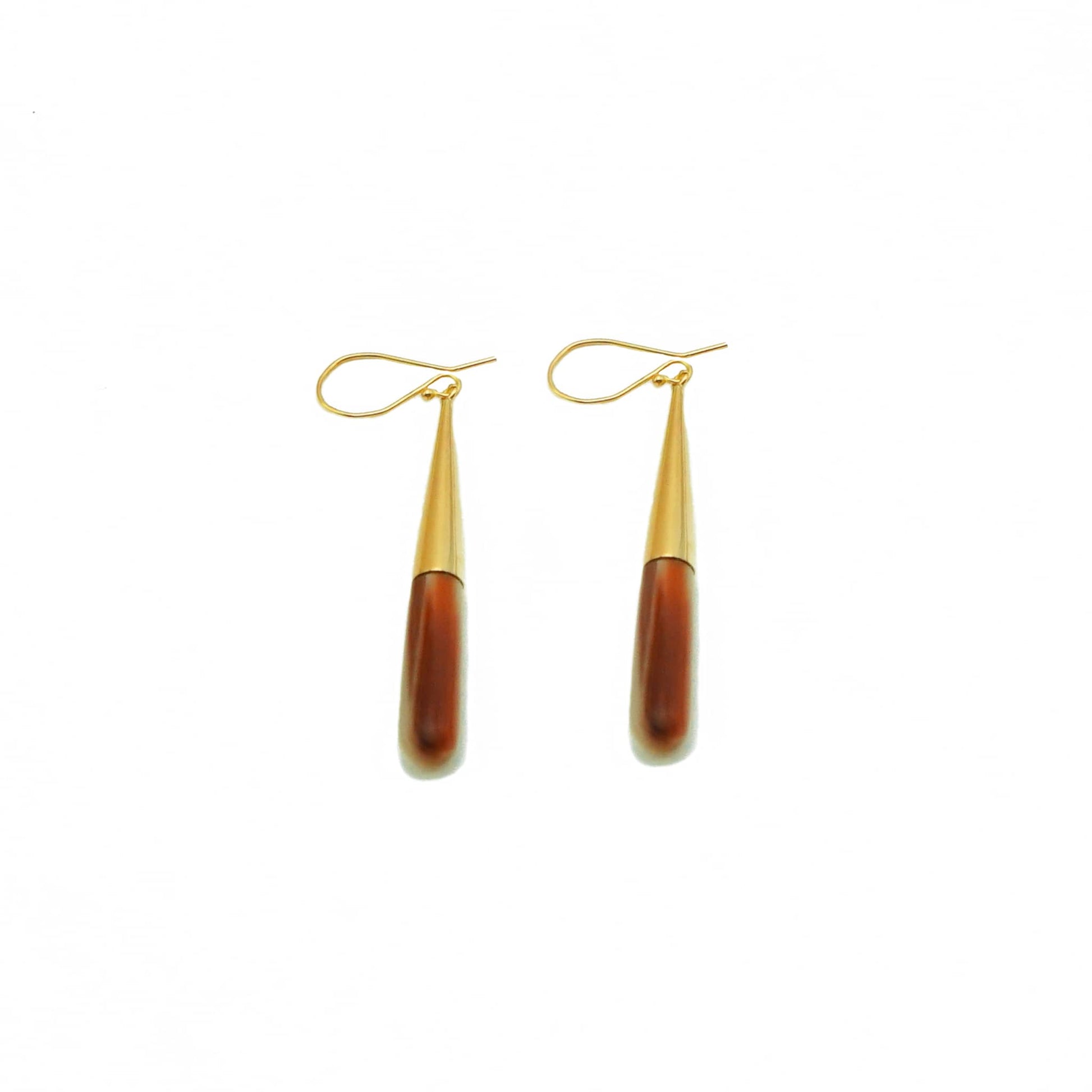 Guru brass and brown horn teardrop earrings flat lay — Ecodunia
