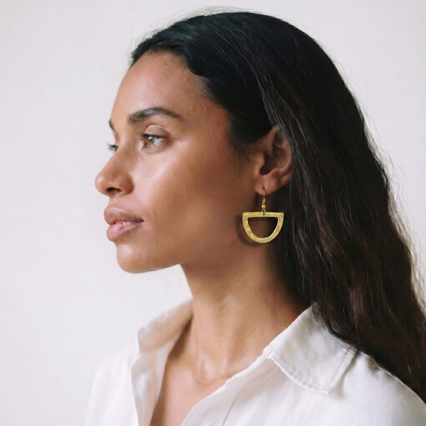 Hammered Half-Circle Brass Earrings | Jano Ecodunia