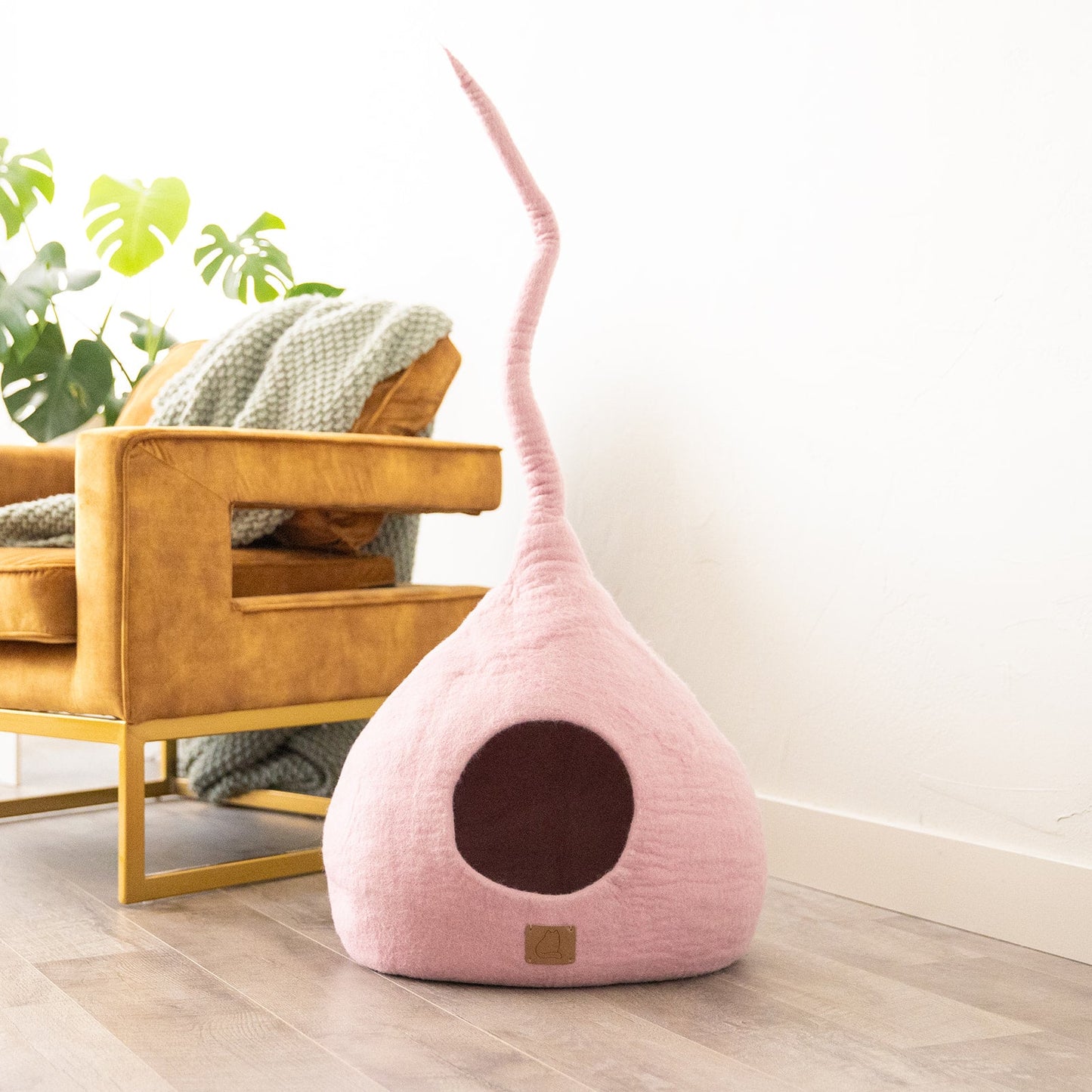 Valentine Pink | Tail Style Cave