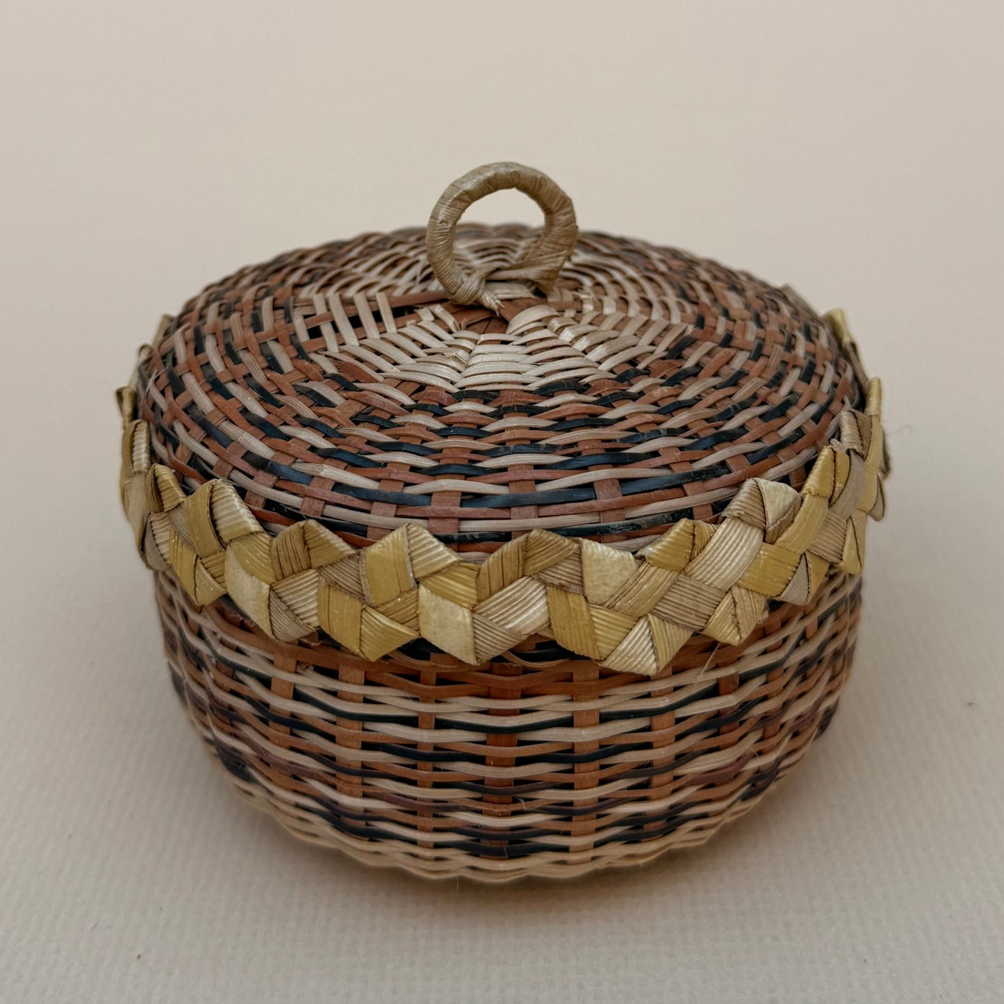 Small Kalinago Basket with Lid