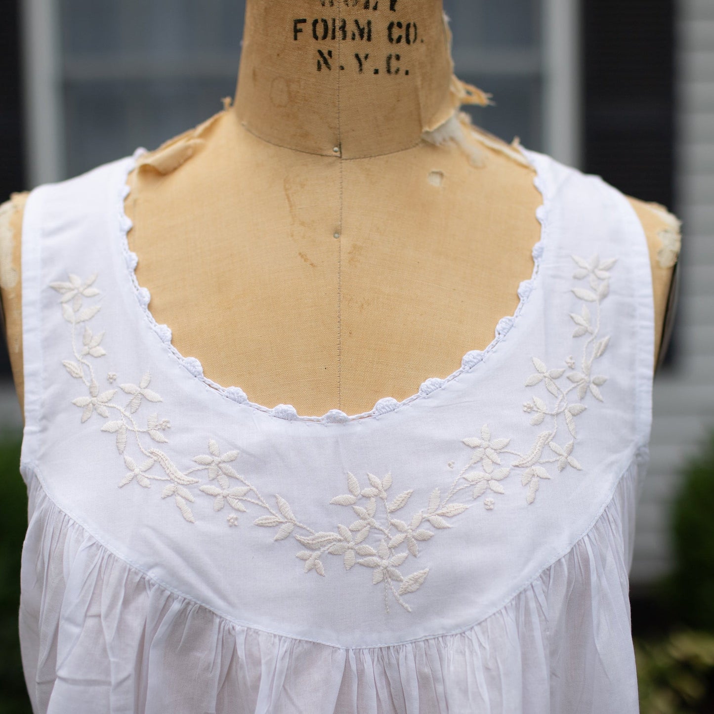 The Sarah Garland Nightgown - Ecru