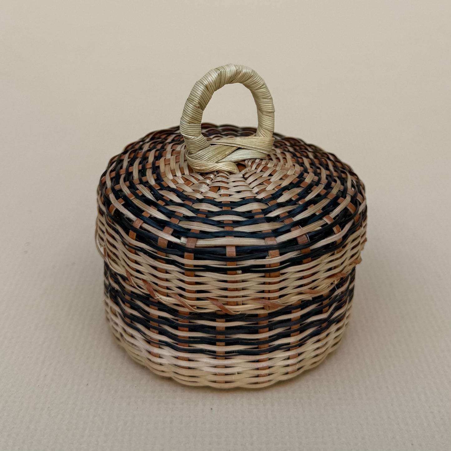 MIni Kalinago Basket with Lid