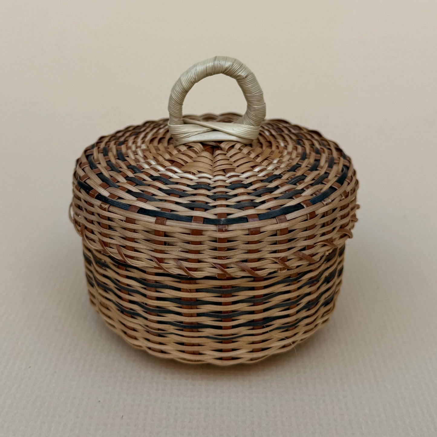 MIni Kalinago Basket with Lid