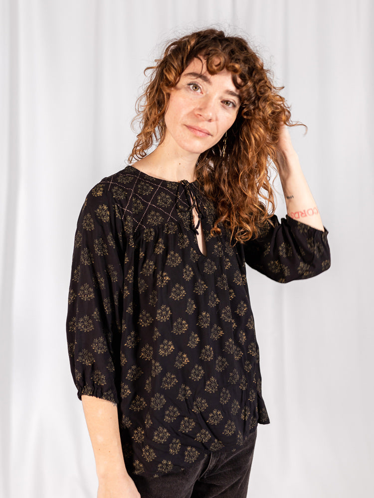 Devi Blouse // Second - Floral Stamp Black