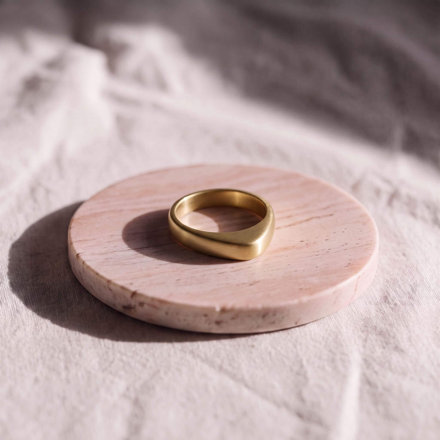 Minimalist Curve Brass Ring | Eneo - Ecodunia