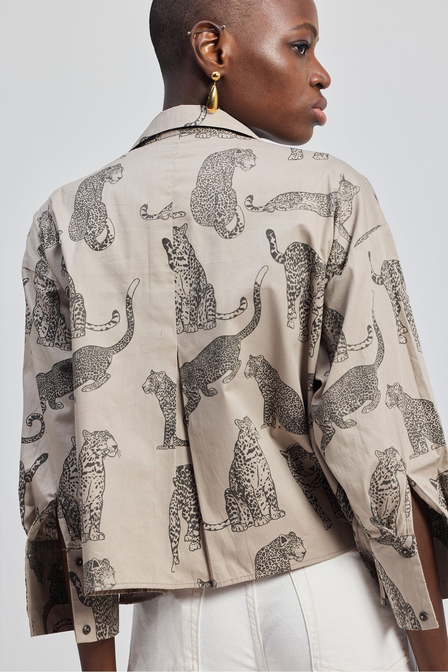Oversized Cropped Front-buttoned Shirt In Animal Print