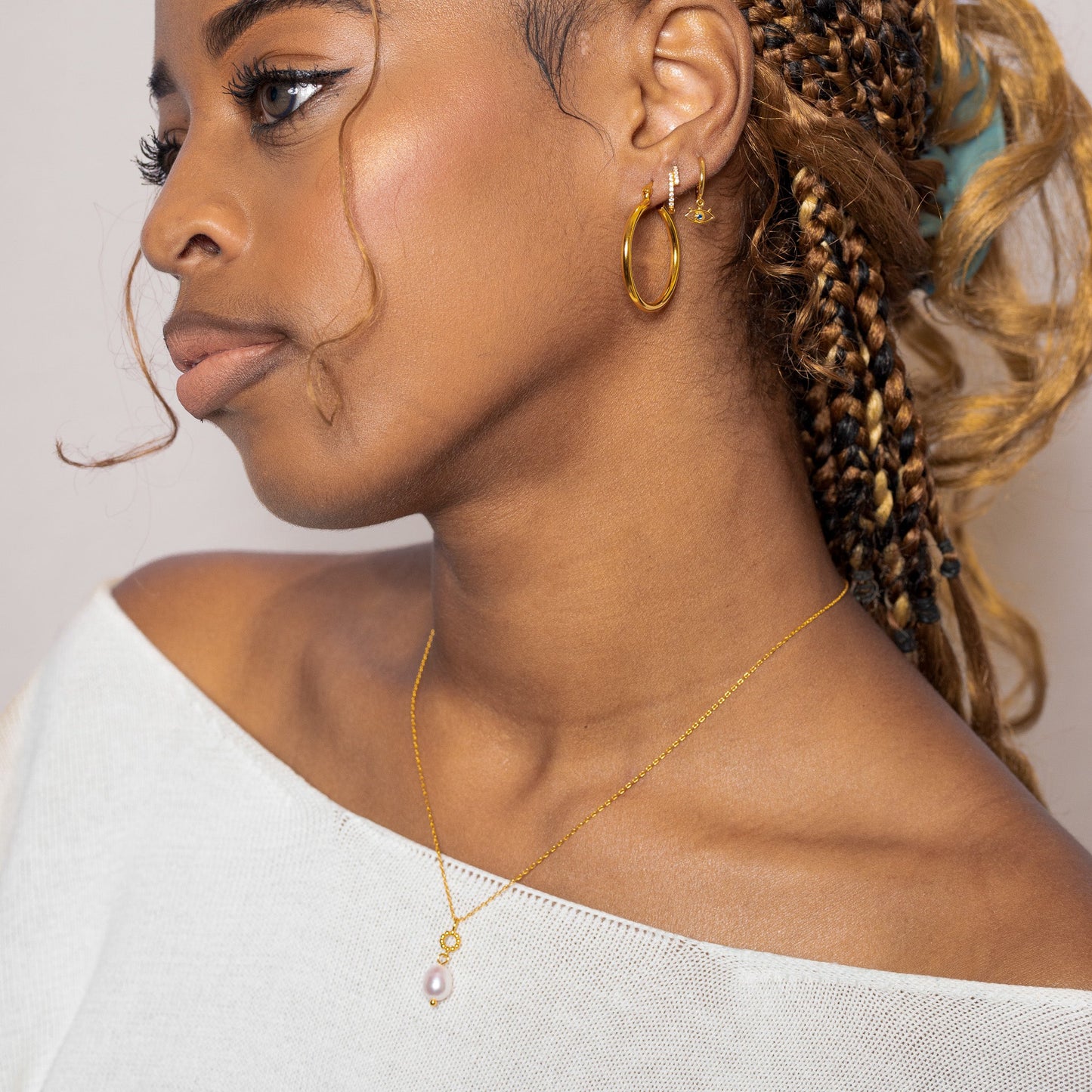 Delicate Natural Pearl Pendant Necklace