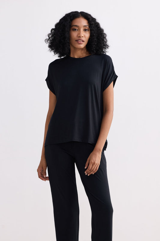 Relaxed Tee in Black Front