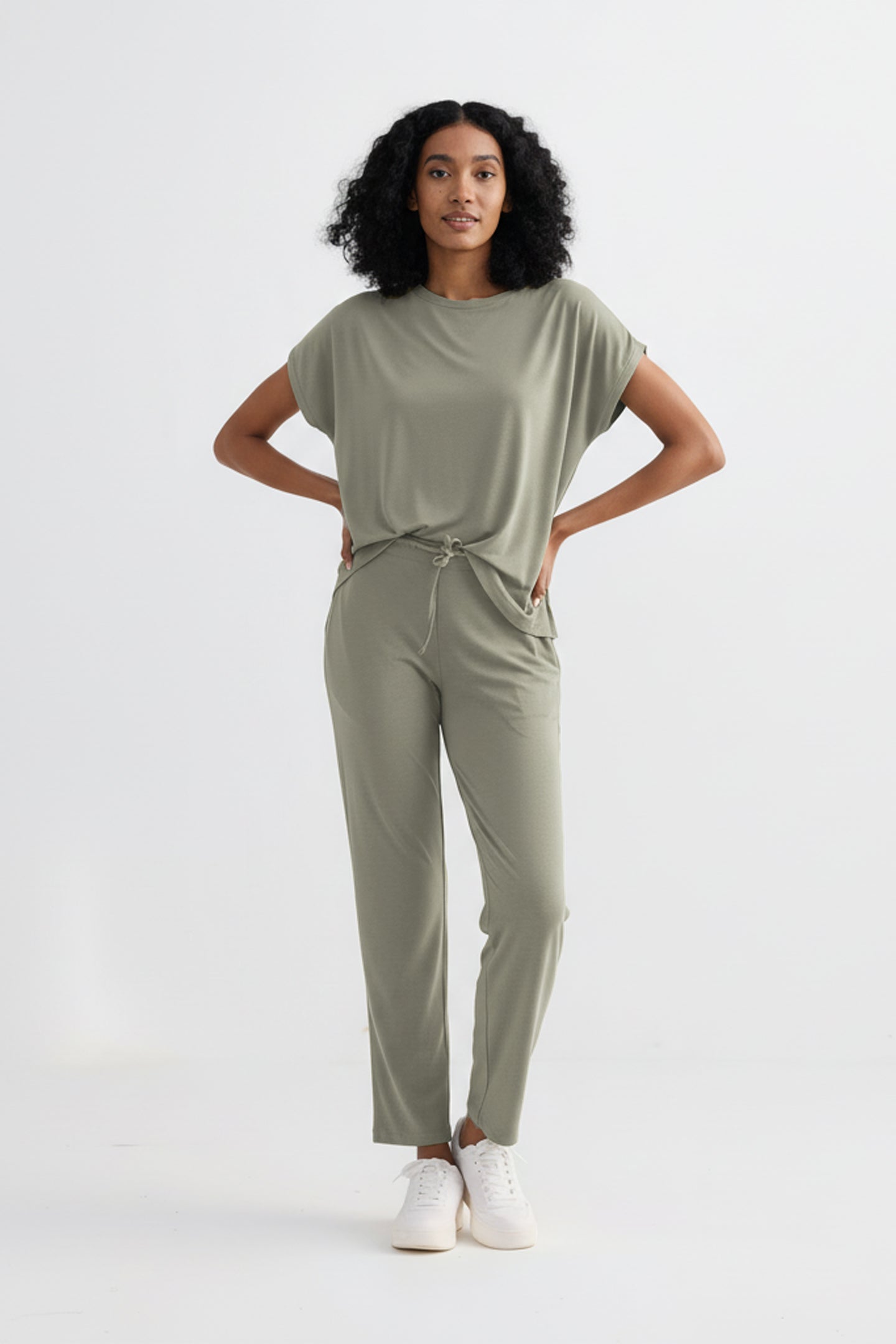 Relaxed Tee in Olive