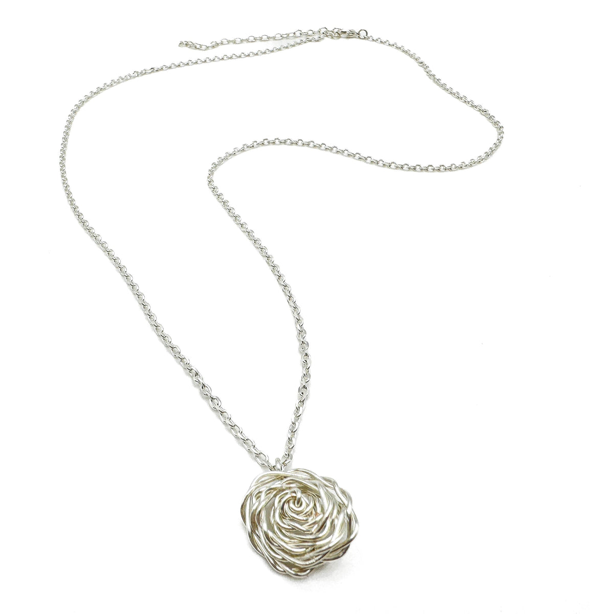 Rosette silver necklace