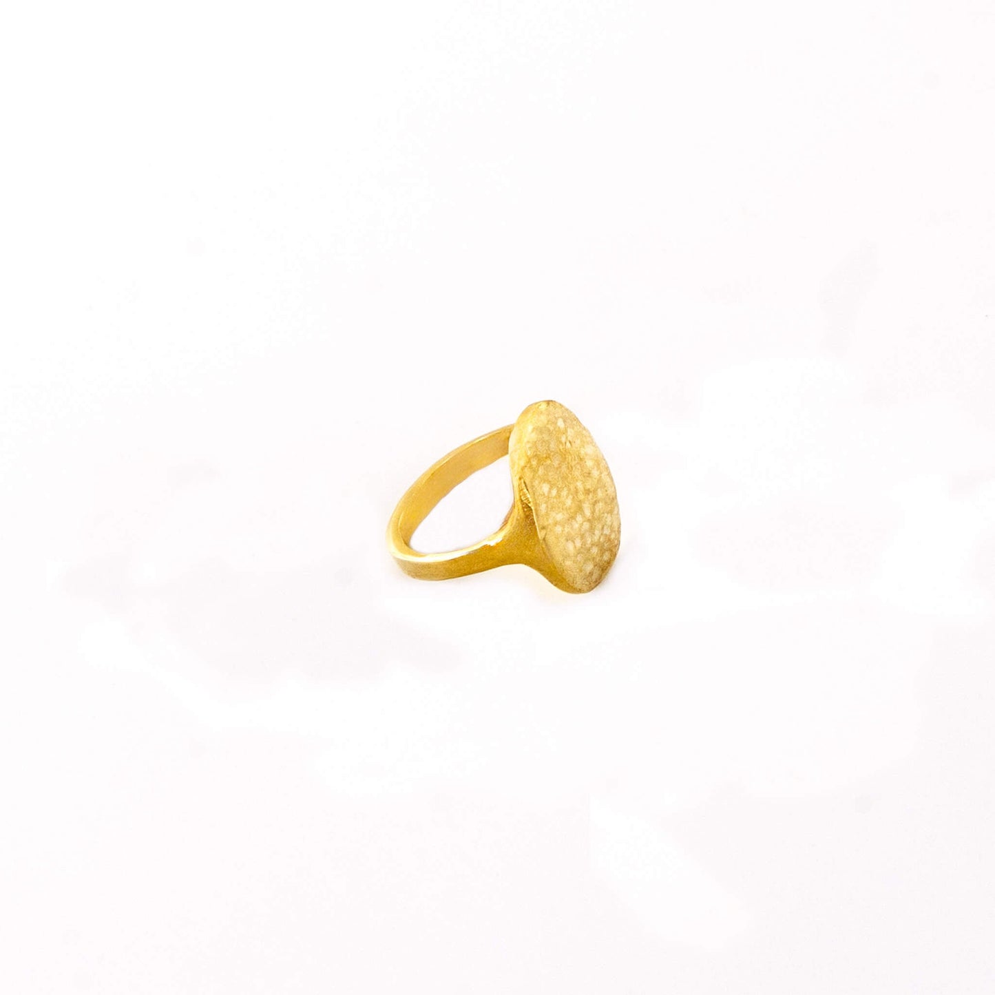 Brass Hammered Oval Signet Ring | Sima Ecodunia