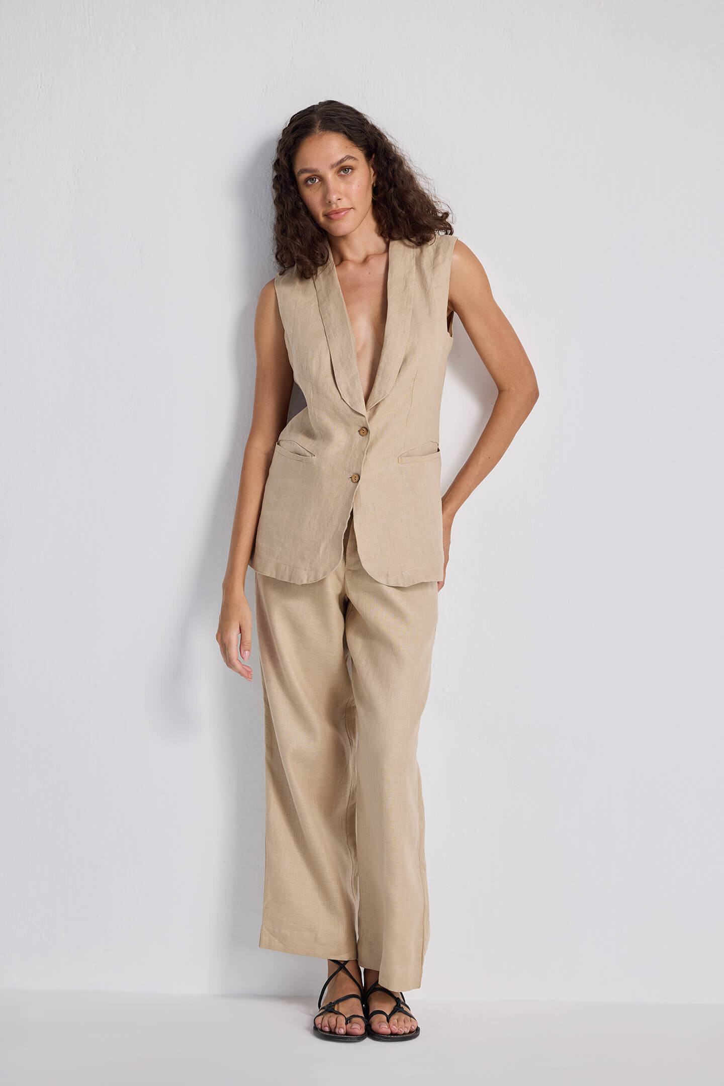Sleeveless Hemp Jacket Front