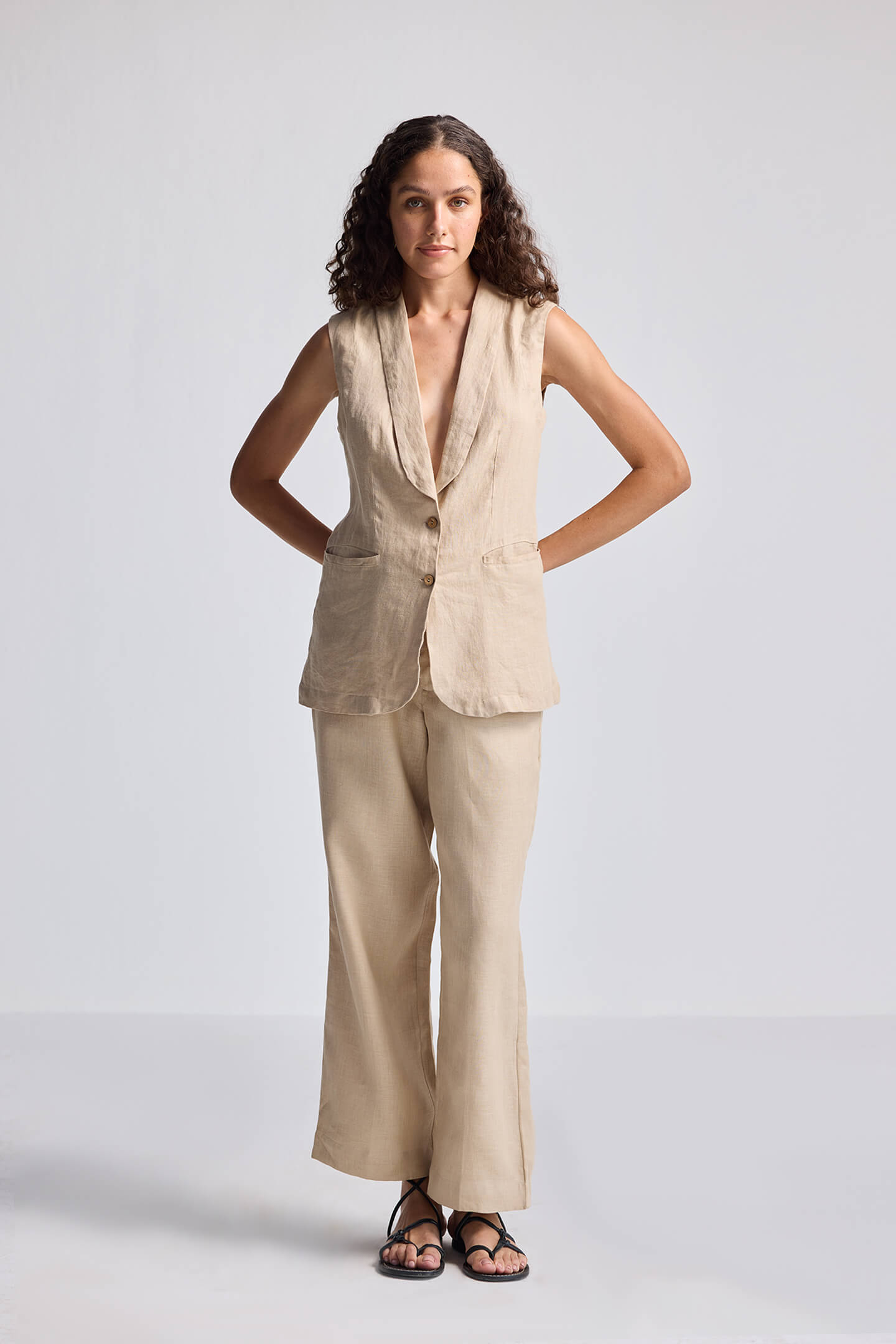 Sleeveless Hemp Jacket Front