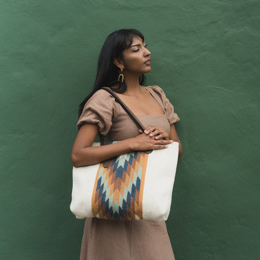 Equinox Tote