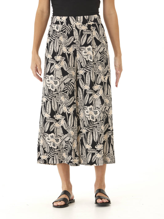 Alora Island Flora Print Woven Capri Pant