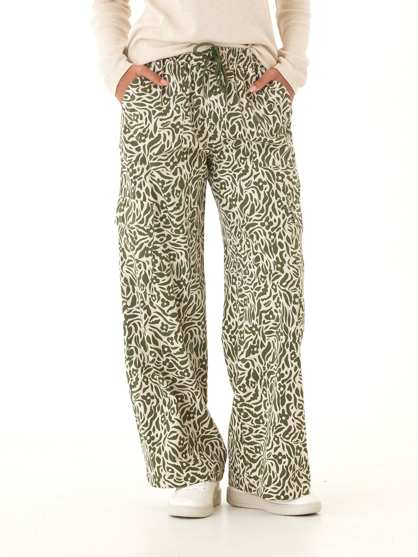 Eila Wild Floral Print Stretch Twill Wide Leg Cargo Pant