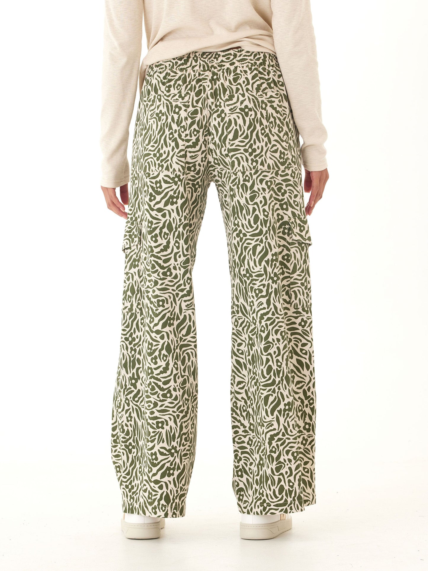 Eila Wild Floral Print Stretch Twill Wide Leg Cargo Pant