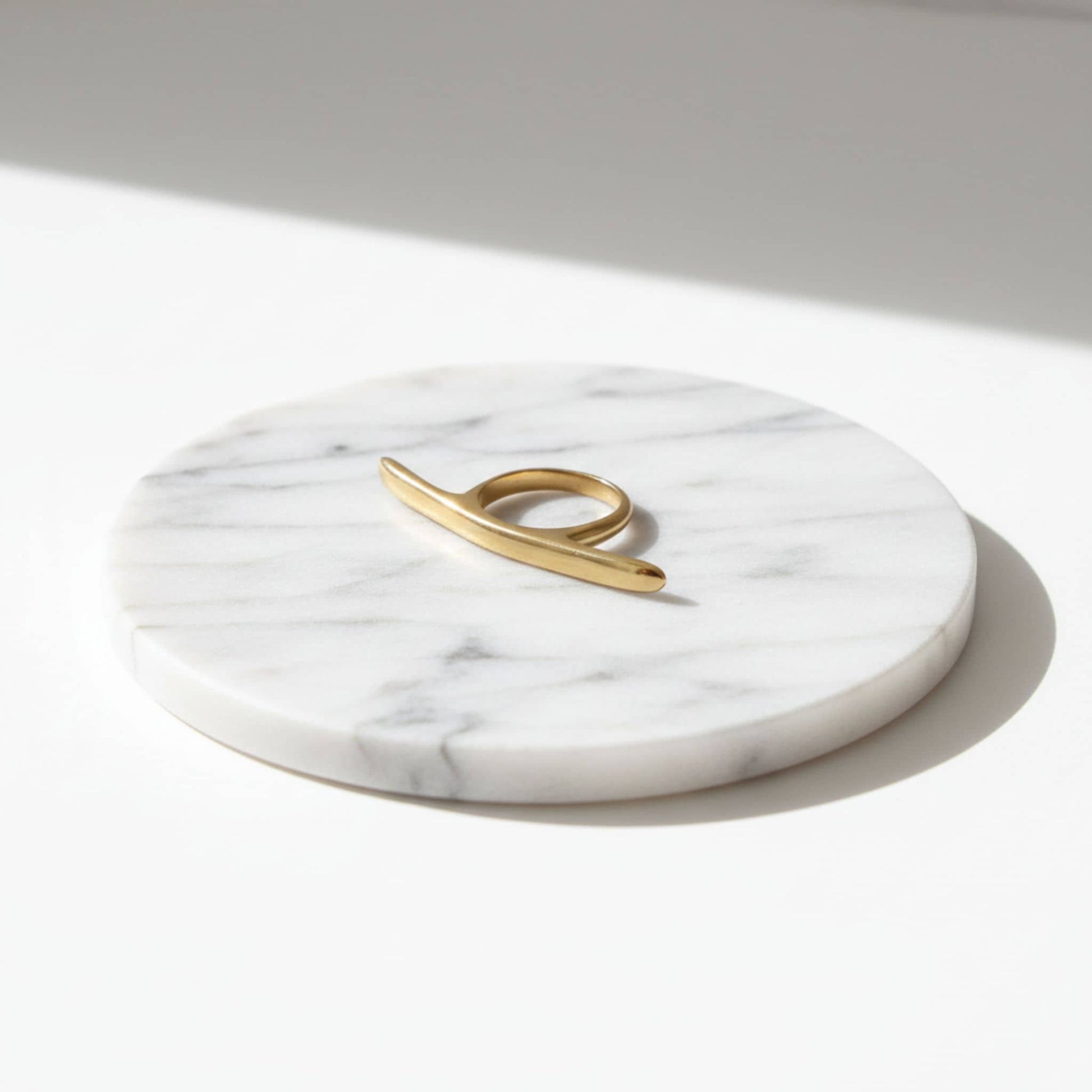 Tulia Mini Curved Bar Ring