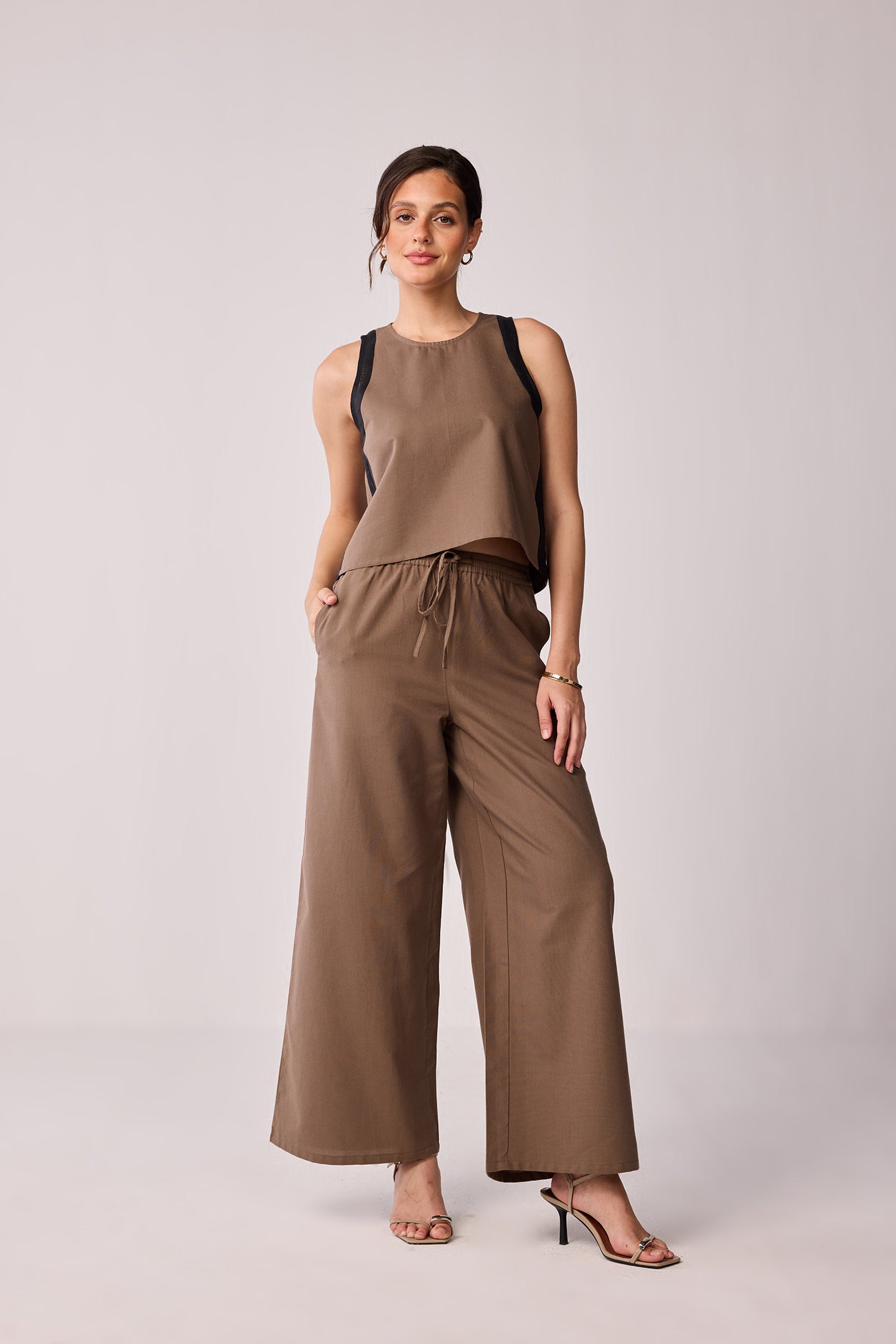 Wide-leg Drawstring Pants in Brown