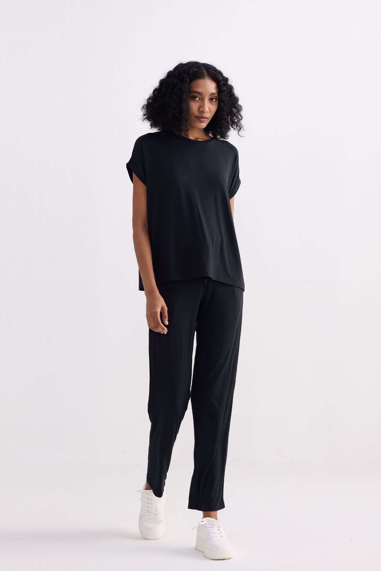 Wide Leg Pant in Black Front