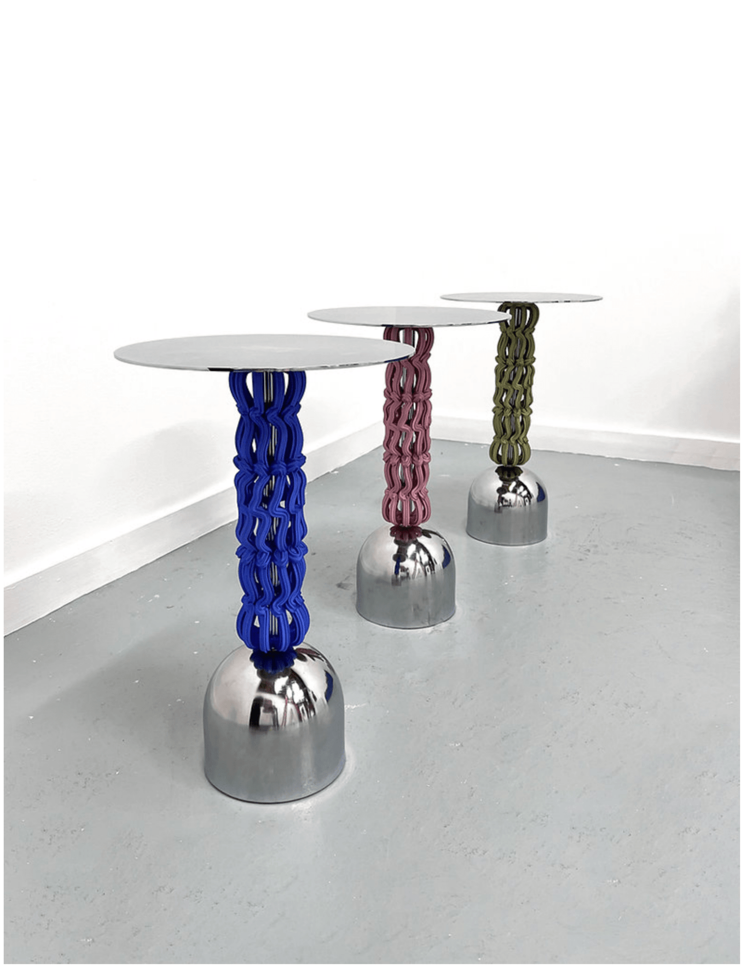 Frosting Martini Table