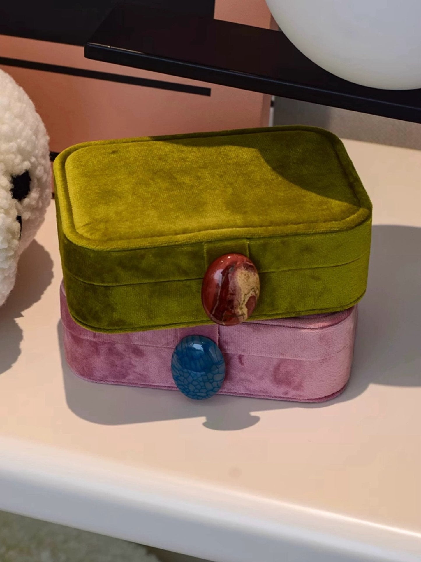 Pebble Jewelry Box