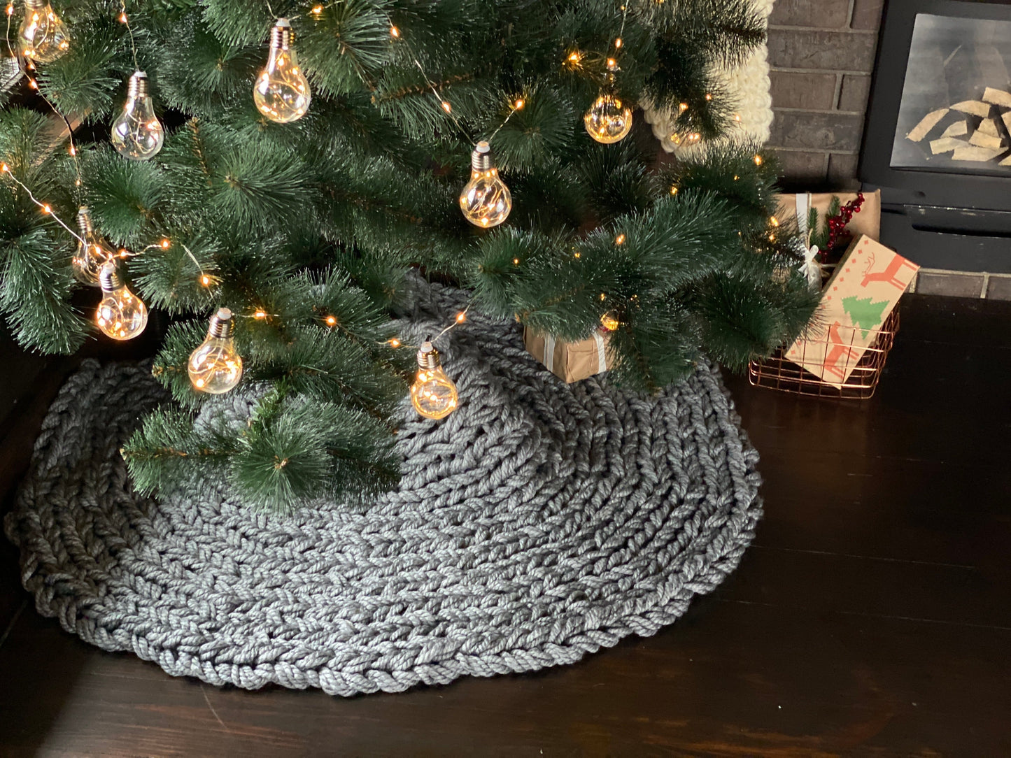Gray Chunky-Knitted Christmas Tree Skirt | US Stock