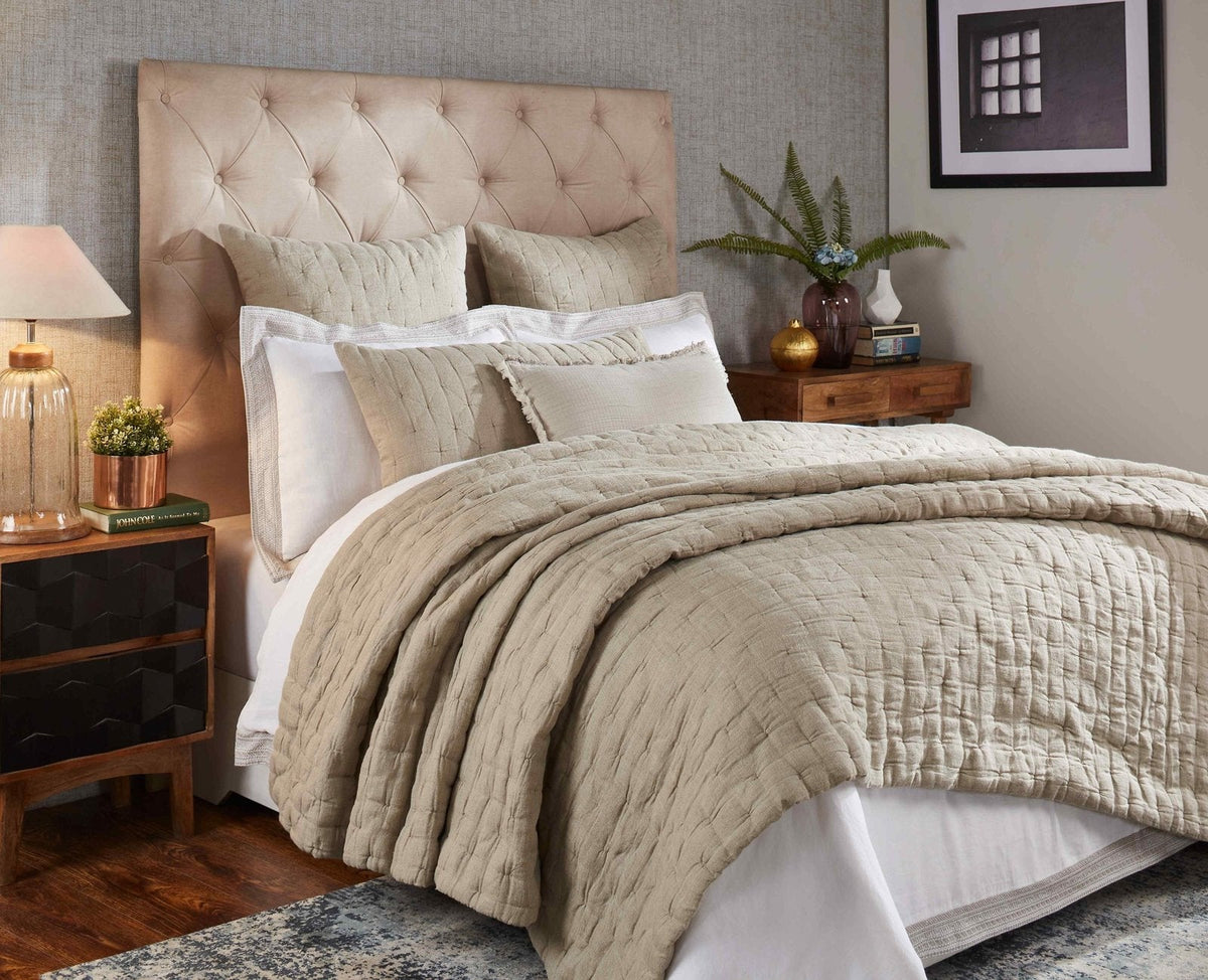 Sophie Hand Pinched Linen Quilt