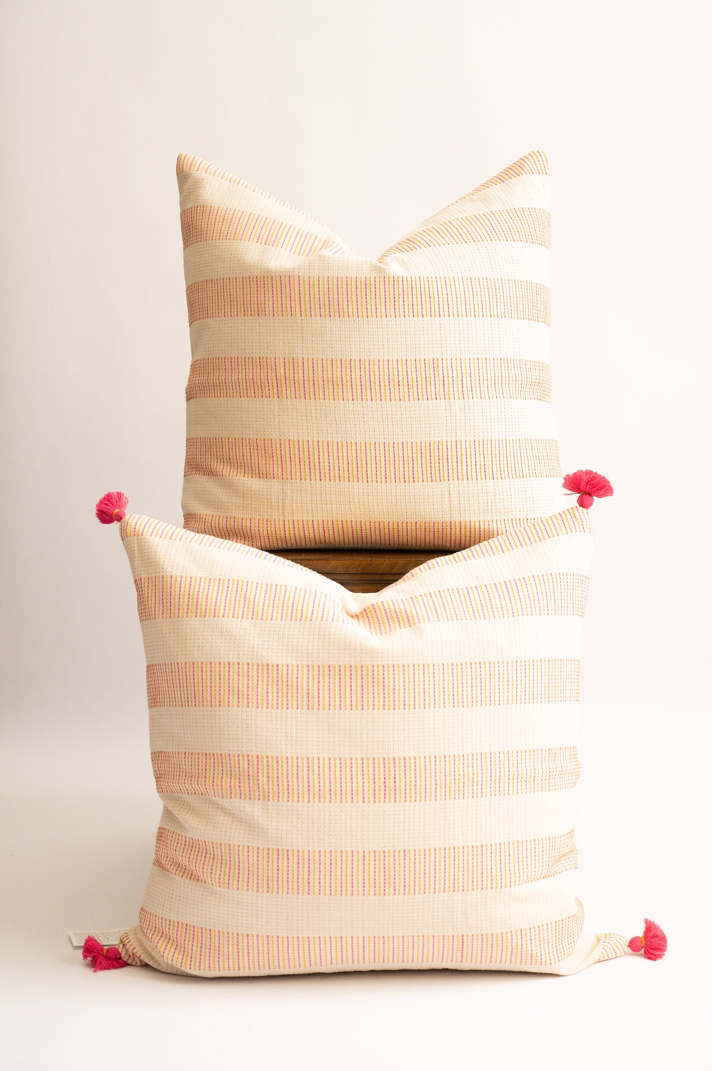 Ransia Handloom Pillow 24"x24"